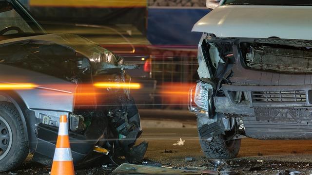 Bir rapor 26 milyon araç sahibini işte böyle etkiliyor! Dosya başına 600 lira artırıyor: Trafik sigorta primi için harekete geçildi... 