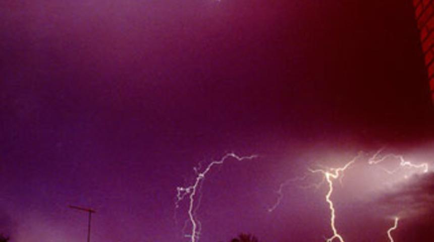 Yıldırım buraya da d&uuml;şer mi?