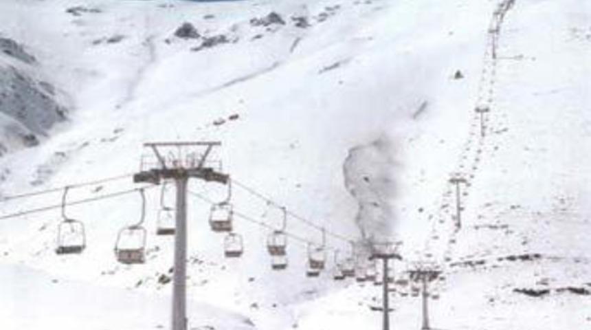 Teleferikte korku dolu 12 saat
