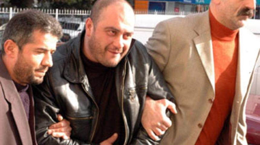 Kızı mezara, kendisi hapise girdi