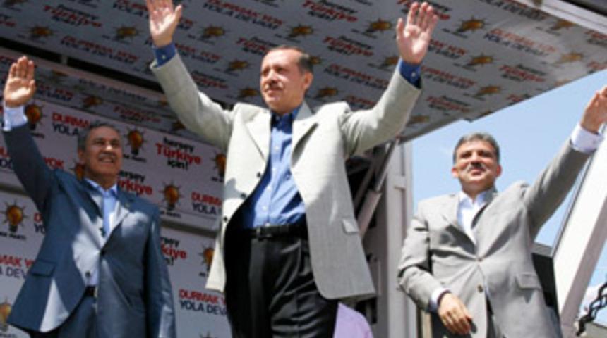 Erdoğan, bu kez Arın&ccedil;'ı da yanına aldı