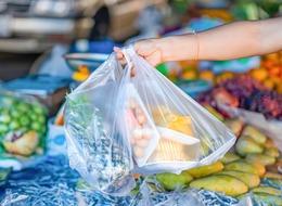 Plastik poşetlerle ilgili yeni karar Resmi Gazete’de yayımlandı! Zam geldi mi?