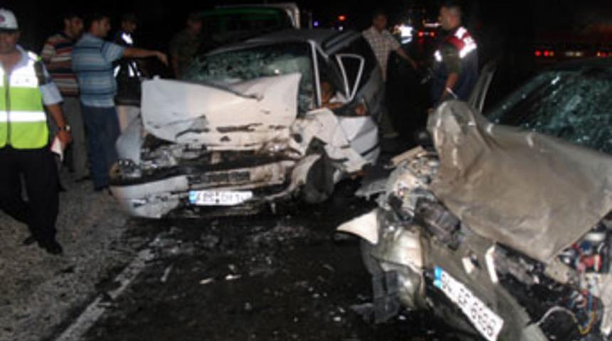 Amasya'da trafik kazası: 5 &ouml;l&uuml;, 2 yaralı