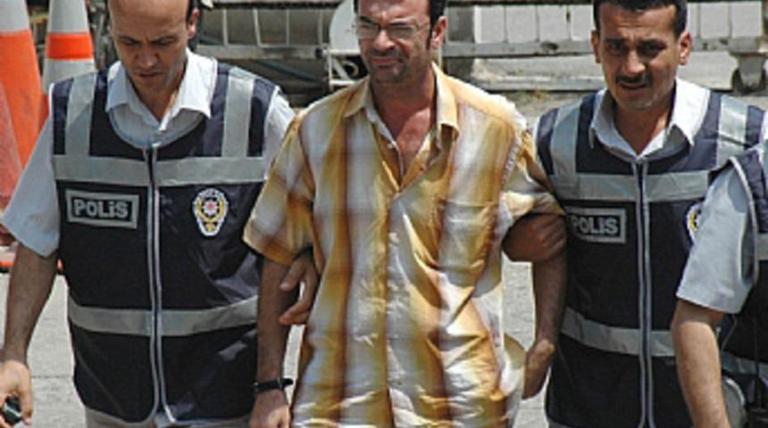 Sahte kimlikle 6 yıl zabıta memurluğu yaptı