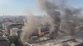 Son dakika | Bayrampaşa'daki iş merkezinde yangın! İçeride mahsur kalanlar sağ kurtarıldı, itfaiye personeli dumandan etkilendi