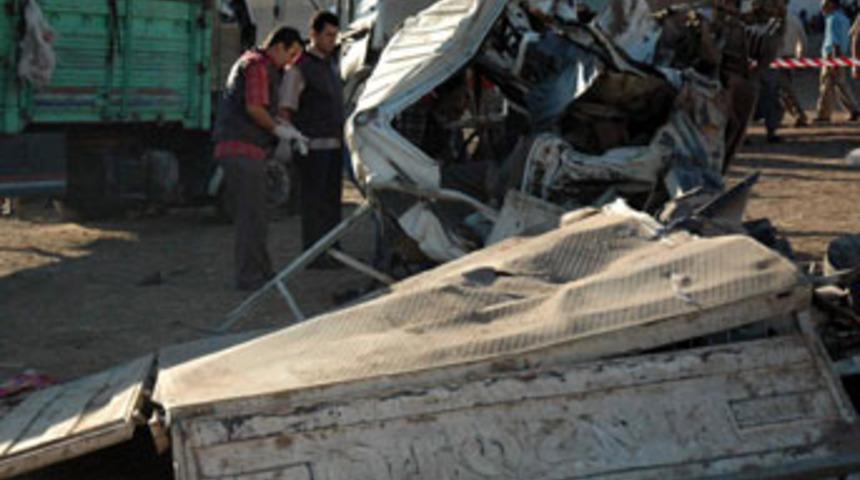 Katliam gibi kaza: 15 &ouml;l&uuml;