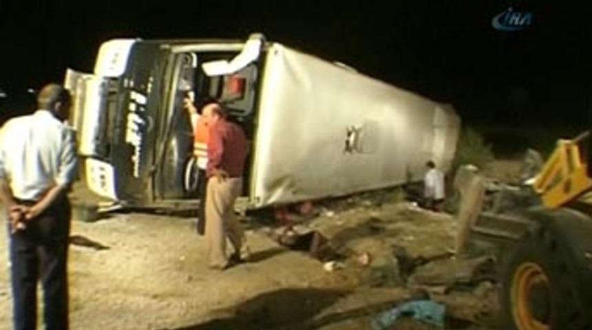 Aşırı hız 3 can aldı