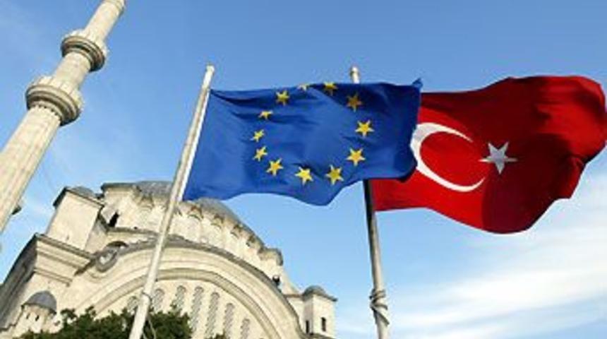 Avrupa'daki aşırı sağ İslam'a karşı birleşti