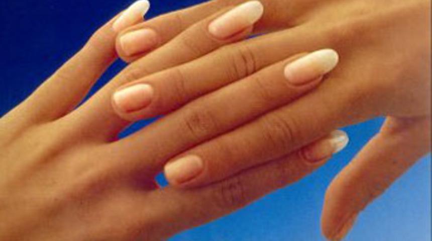 Tırnak bakımında manik&uuml;re ve ojeye son!