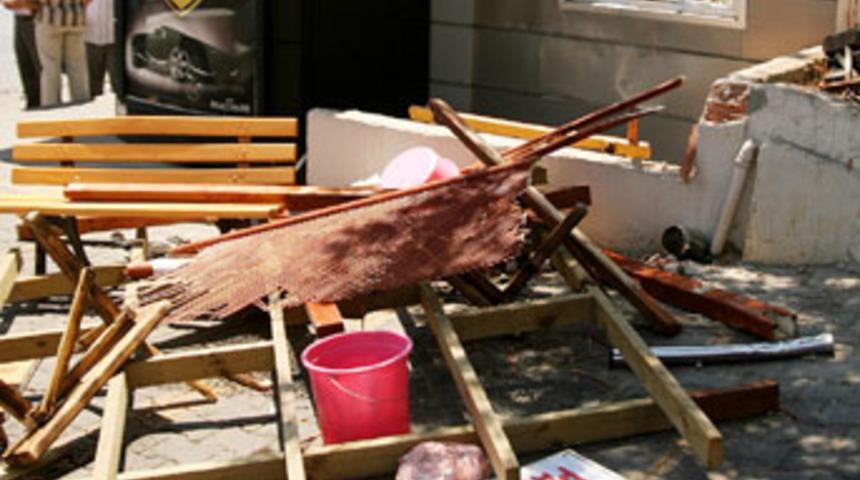 Beyoğlu'nda bı&ccedil;aklı kavga: 2 &ouml;l&uuml;