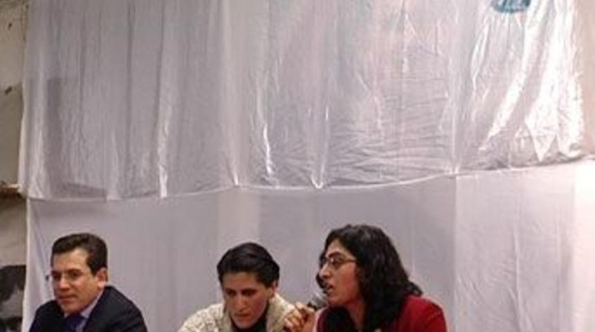 &Ouml;calan posteri beyaz &ouml;rt&uuml;yle kapatıldı