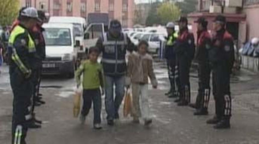 Diyarbakır polisinden &ouml;rnek davranış