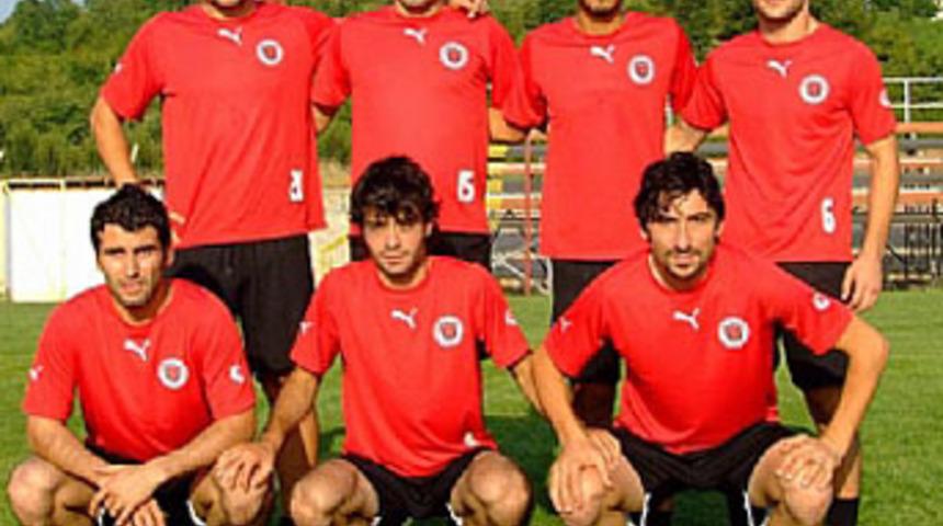 G&ouml;lc&uuml;kspor'lu futbolcu kazada &ouml;ld&uuml;