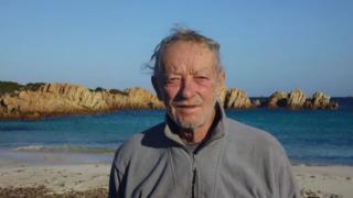 İşinden istifa etti, her şeyini geride bırakıp ıssız adaya yerleşti! 32 yıldır tek başına yaşıyordu... “Şimdi kovuluyorum”