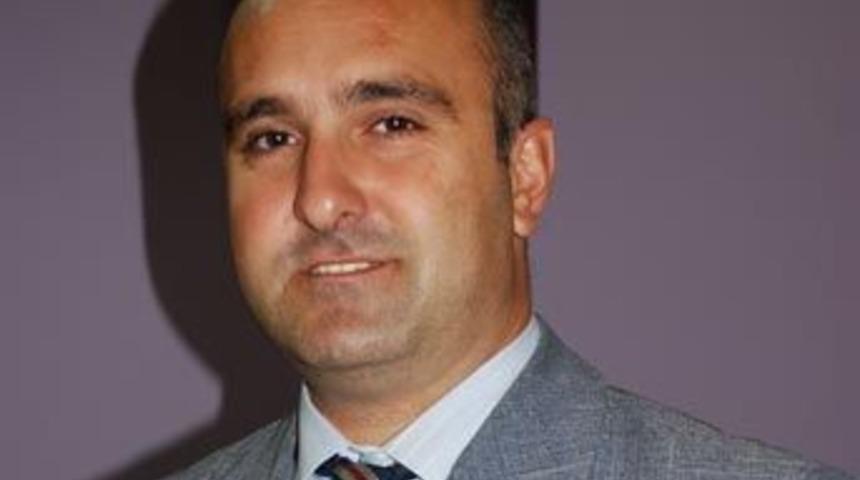 Dekan yardımcısı ve 5 yaşındaki kızı kazada &ouml;ld&uuml;