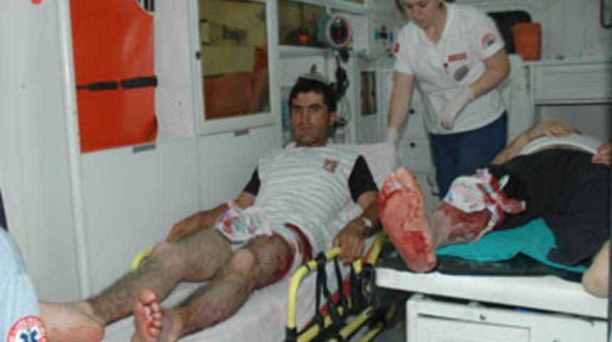 Hırsız girdiği evde baba ve oğlunu yaraladı