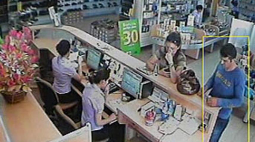 Ganyan dolandırıcılarını trafik cezası yakalattı