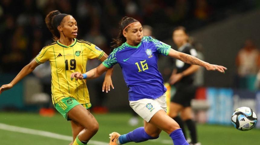 Dünya Kupası'nda Brezilya'ya şok, Jamaika son 16'da