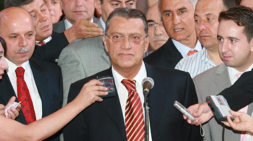 Mesut Yılmaz'dan rekt&ouml;rlere destek