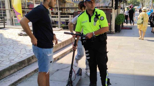 SCOOTER HIZ SINIRI 2023: Elektrikli scooter hız sınırı nedir, kaç km gider? Kadıköy, Şişli, Beşiktaş, Beyoğlu ve Fatih için yeni düzenleme!