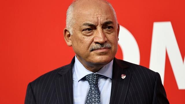 İstanbulspor 'dağ fare doğurdu' diyerek paylaştı! TFF Başkanı Mehmet Büyükekşi'yi istifaya davet etti!