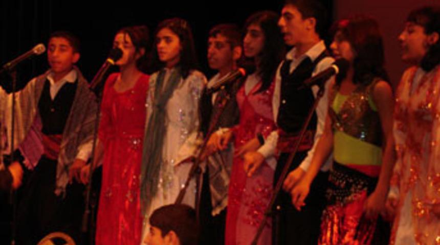 Amerika'da 's&ouml;zde K&uuml;rdistan marşı' okundu