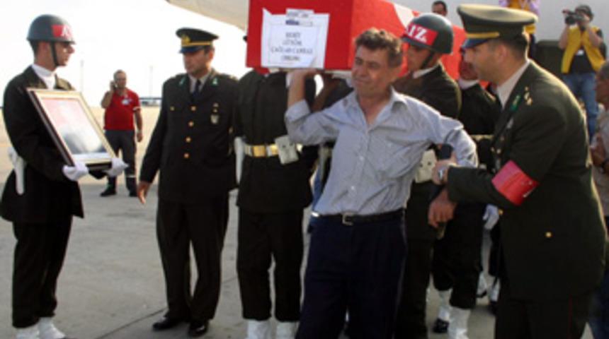 Şehit &uuml;steğmenin cenazesi toprağa verildi