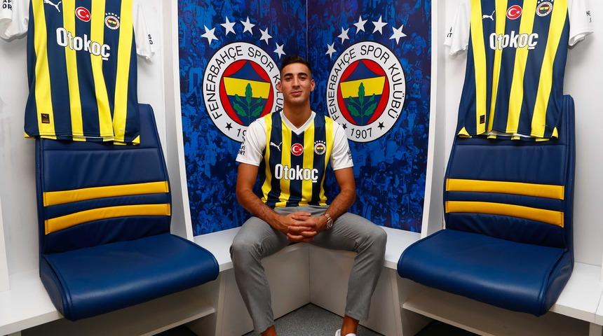 Fenerbahçe'de imzalar peş peşe! Mert Müldür ile 4 yıllık sözleşme...