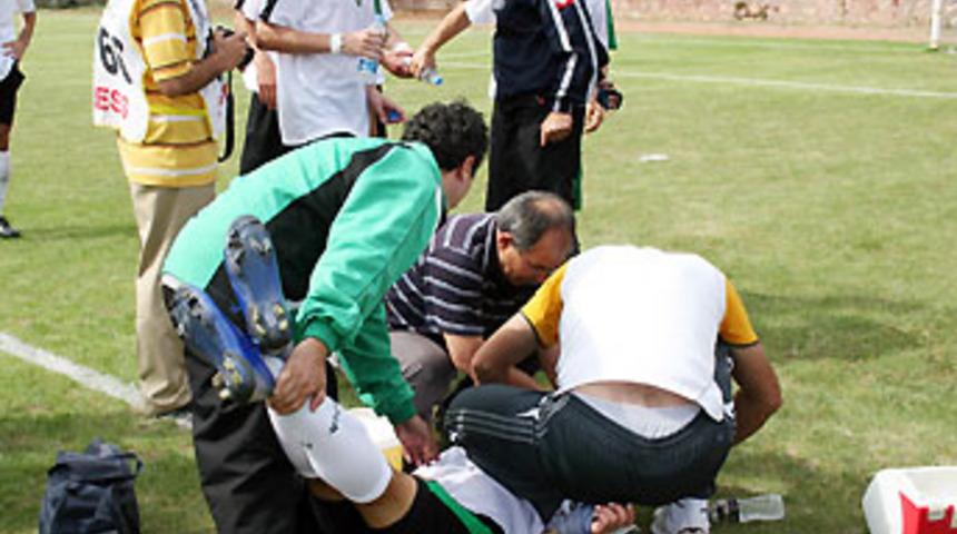 Futbol sahasında sağlık rezaleti