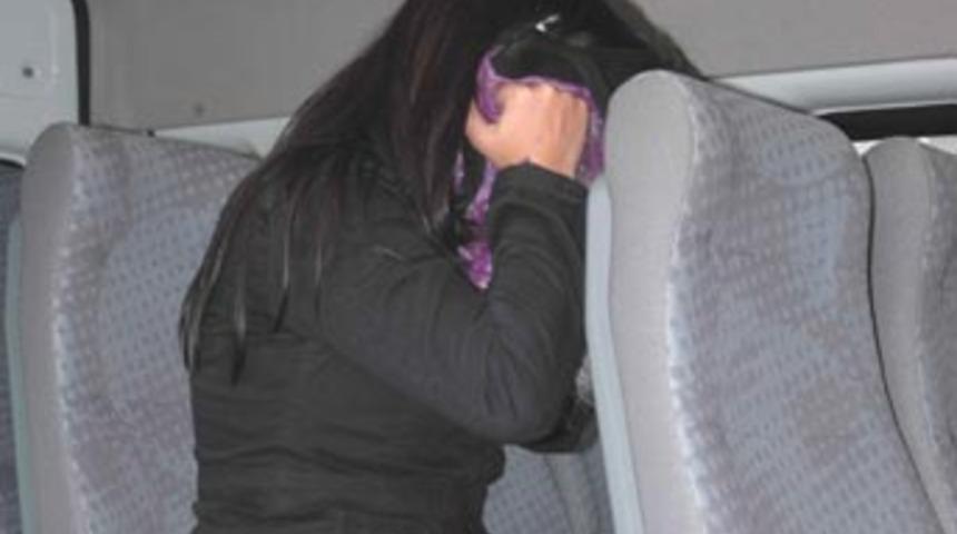 Dur ihtarına uymadı, kız arkadaşını bırakıp ka&ccedil;tı