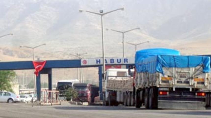 Habur'da g&uuml;nl&uuml;k 2 bin ara&ccedil; giriş &ccedil;ıkış yapıyor