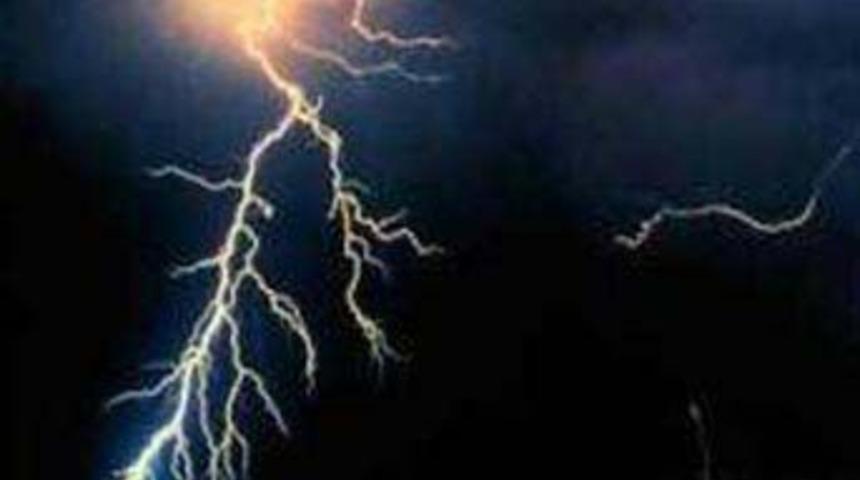 Kayseri'de yıldırım &ccedil;arpması: 1 &ouml;l&uuml;, 1 yaralı