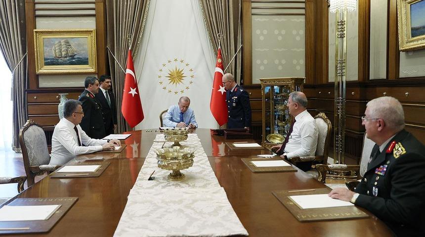 YÜKSEK ASKERİ ŞURA (YAŞ) KARARLARI 2023 AÇIKLANDI! YAŞ toplantısı kararları neler? TSK'nın yeni komuta kademesi