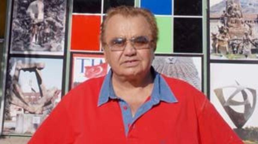 &Uuml;nl&uuml; heykeltraşın son isteği yerine getirildi