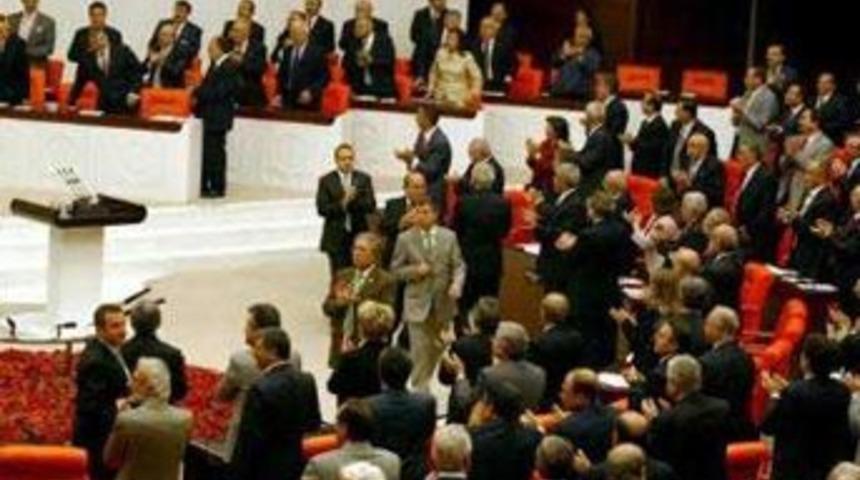 "AKP sivil darbe yapıyor"