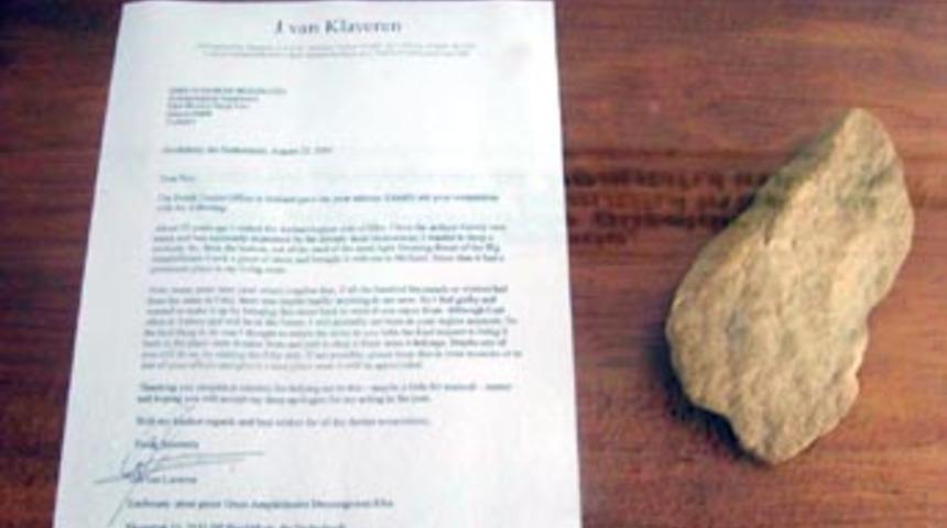 25 yıl sonra m&uuml;zeden &ouml;z&uuml;r diledi