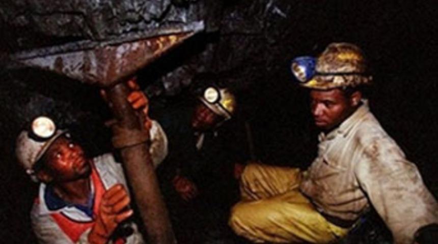 Maden kazasında 1950 iş&ccedil;i yer altından &ccedil;ıkarıldı