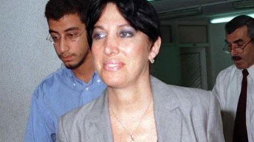 &Uuml;nl&uuml; sanat&ccedil;ıya kanser şoku
