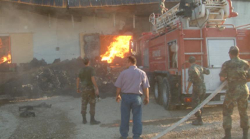 Gen&ccedil; m&uuml;dire alevlerin arasında can verdi