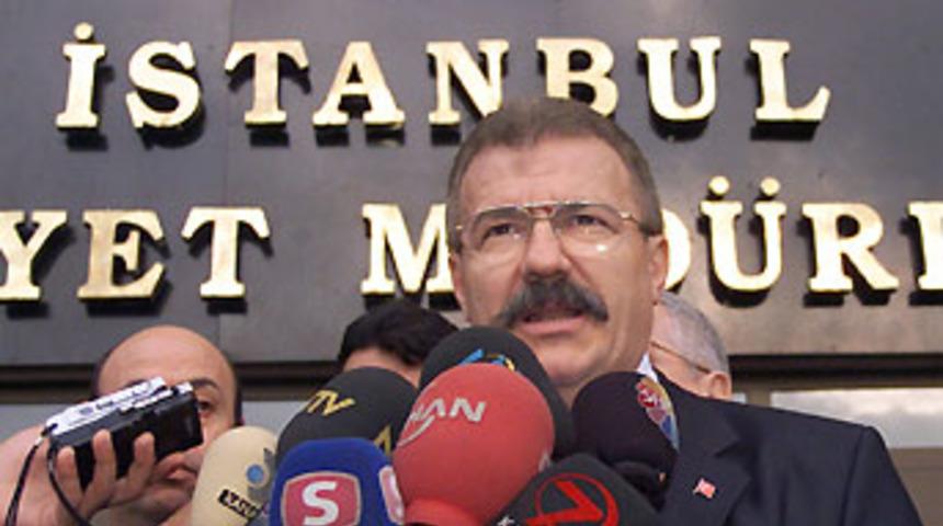 Emniyet m&uuml;d&uuml;r&uuml;nden Tuncay &Ouml;zkan'a dava