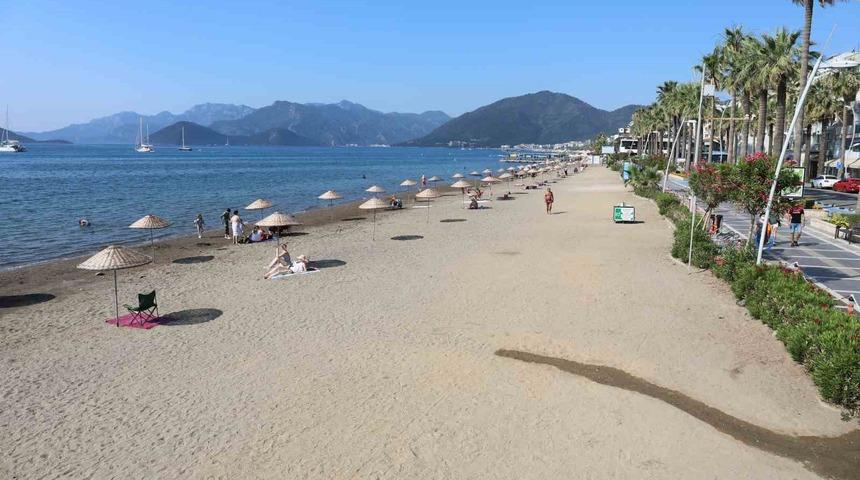 Marmaris Halk Plajı’na vatandaşlardan tam not
