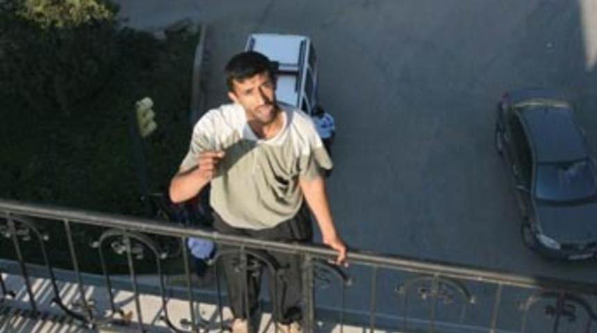 Eşinden ayrılmak i&ccedil;in intihara kalkıştı