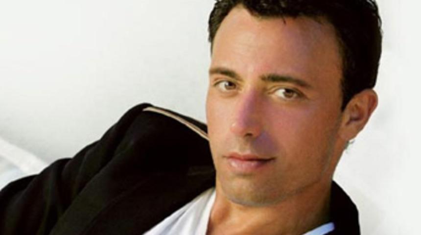 Mustafa Sandal'ın şarkısı &ccedil;alıntı mı?