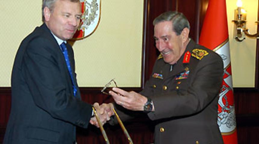 "Scheffer, Genelkurmay'da dişleri gıcırdattı"