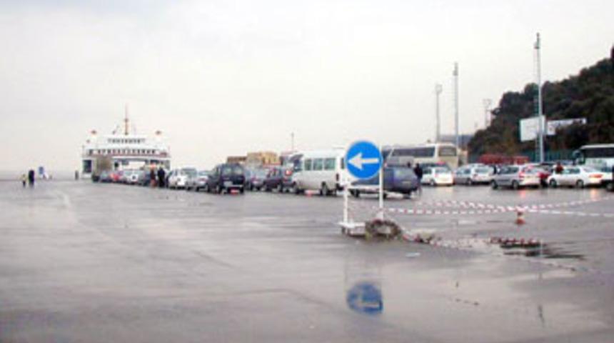 Feribotlarda bayram yoğunluğu