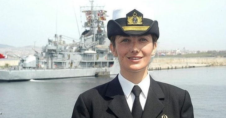 TSK tarihinde bir ilk! Gökçen Fırat, Türkiye'nin ilk kadın amirali olarak atandı