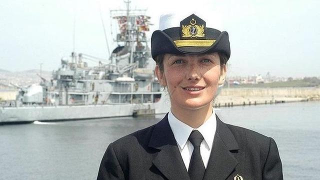 TSK tarihinde bir ilk! Gökçen Fırat, Türkiye'nin ilk kadın amirali olarak atandı