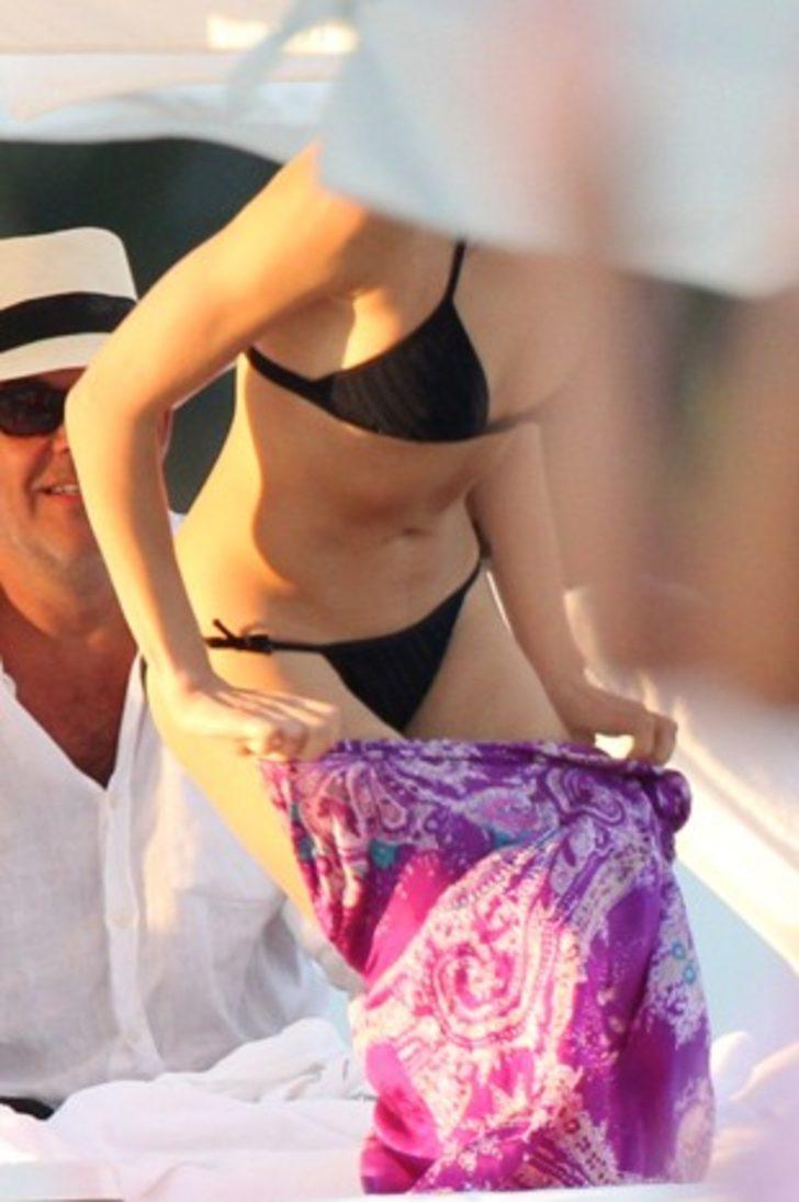 Bond kızı yine çok seksi! G4