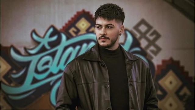 Semicenk konserinde sinirler gerildi! İstediği şarkıyı söylemeyince küfür etti, olanlar oldu: Adam mecbur mu?