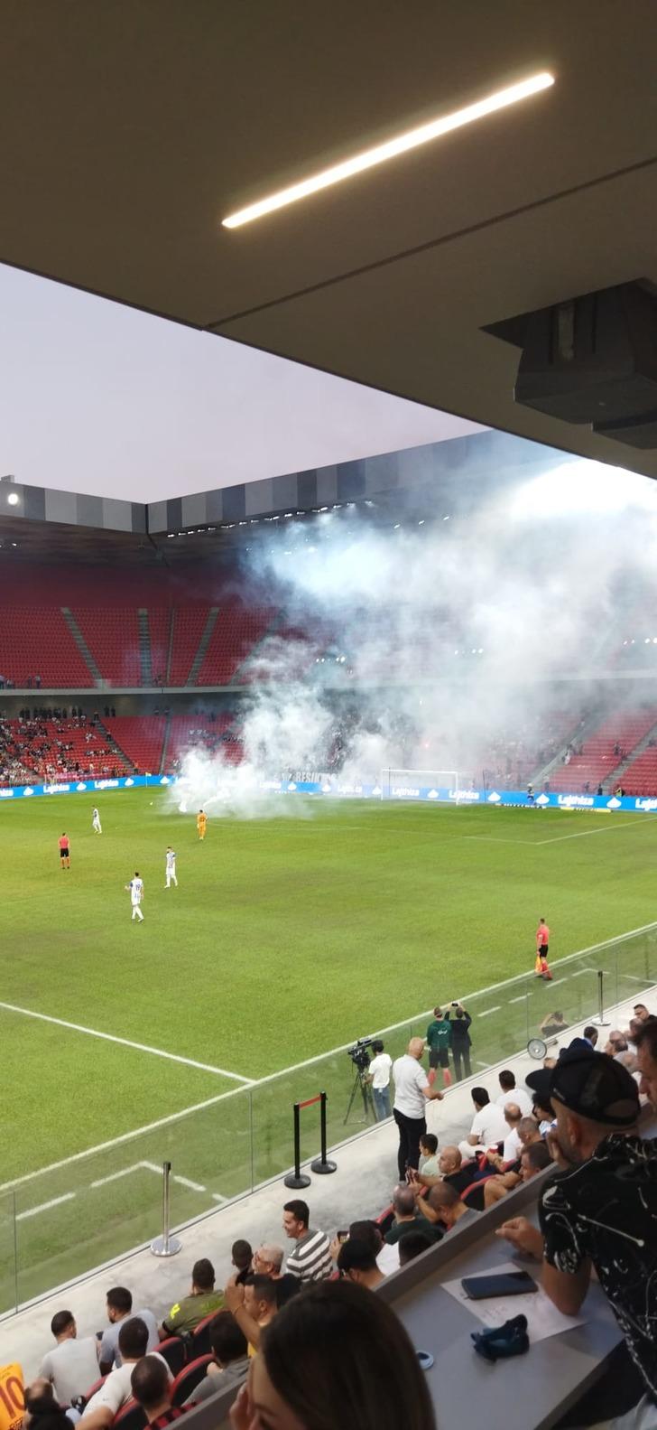 SON DAKİKA: Tirana-Beşiktaş maçı öncesi saha karıştı! Hakem oyuncuları sahadan çekti G4